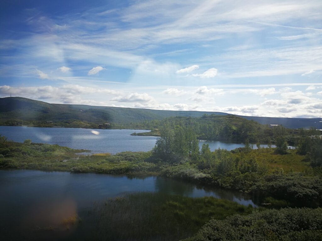 رحلة القطار من مدينة أوسلو إلى مدينمة بيرجن النرويجية
